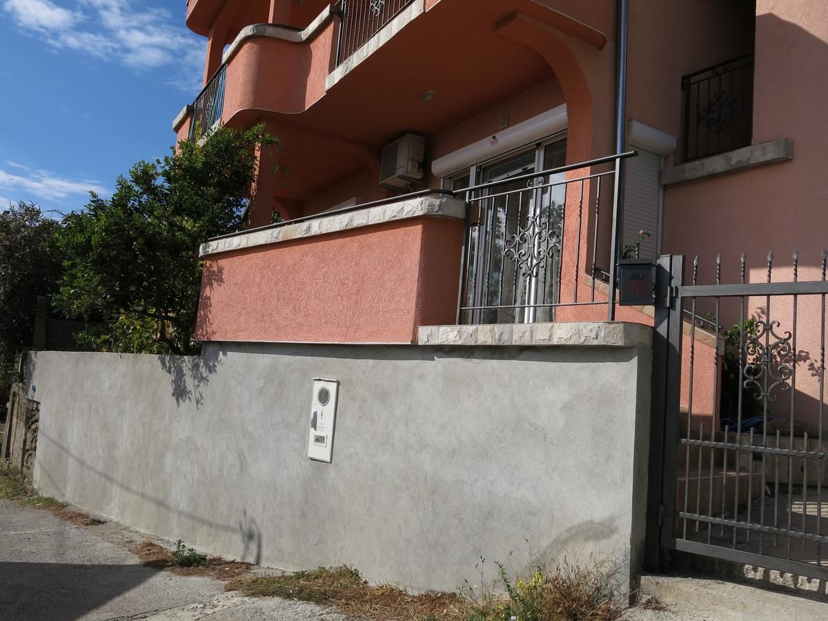 Апартаменты Apartments Victoriya Сутоморе
