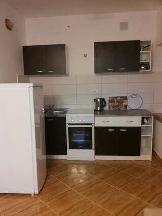 Апартаменты Apartments Victoriya Сутоморе Апартаменты с видом на море-33